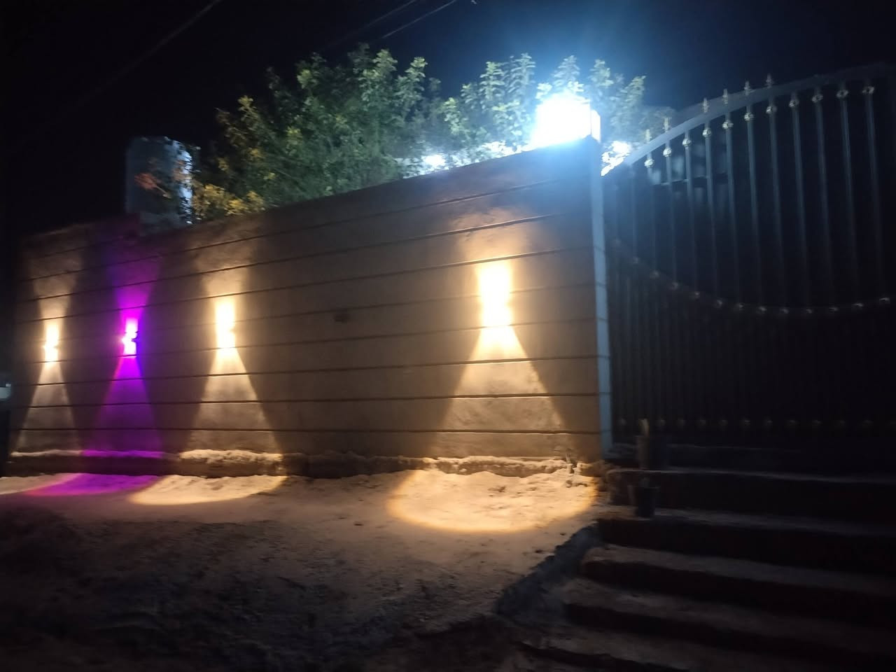 بيت طابقين • ٣٢٠م • قطعة ٨١٢م
