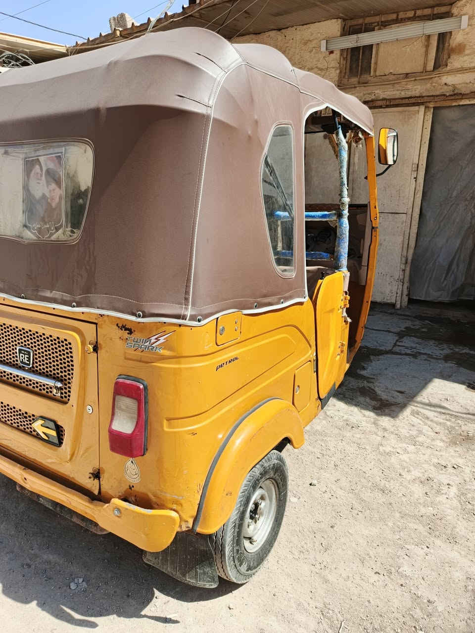السلام عليكم تكتك البيع 21 جاهزه السعر 7200 وبيهه مجال المكان بغداد المشتل ***********

