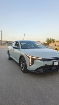 كيا K4 موديل 2025وارد أمريكي🇺🇸  بدون ايرباك وبدون دواخل  ماشيه مشيه أم...