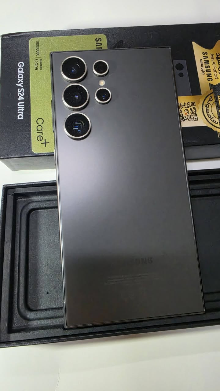 السلام عليكم
S24 ultra 1 Tera 
لون تيتانيوم ذاكرة ١ تيرا  شريحتين ضمان شركة عين الفهد
 الجهاز نظيف جدا ١٠٠%  مع الملحقات عليه حماية شاشة و عدسات من اول يوم بدون اي خدش او صيانة 
سعر الجهاز ١١٥٠ الف 

البصرة الجزائر قرب مستشفى الموسوي
التواصل ***********  والخاص
