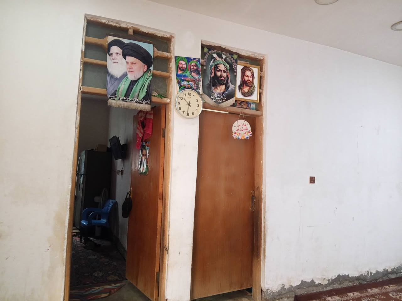 سلام عليكم
بيت للبيع شارع النفط خلف بيت جليب مساحة 260 متكون من غرفتين4 في 5 هول 7 في 4 المطبخ 5 في 4 الاستقبال 6 في 5 صحيات داخلية وخارجية حديقة خدمات كاملة المجال قريب على شارع الصب تواصل على الرقم ***********
