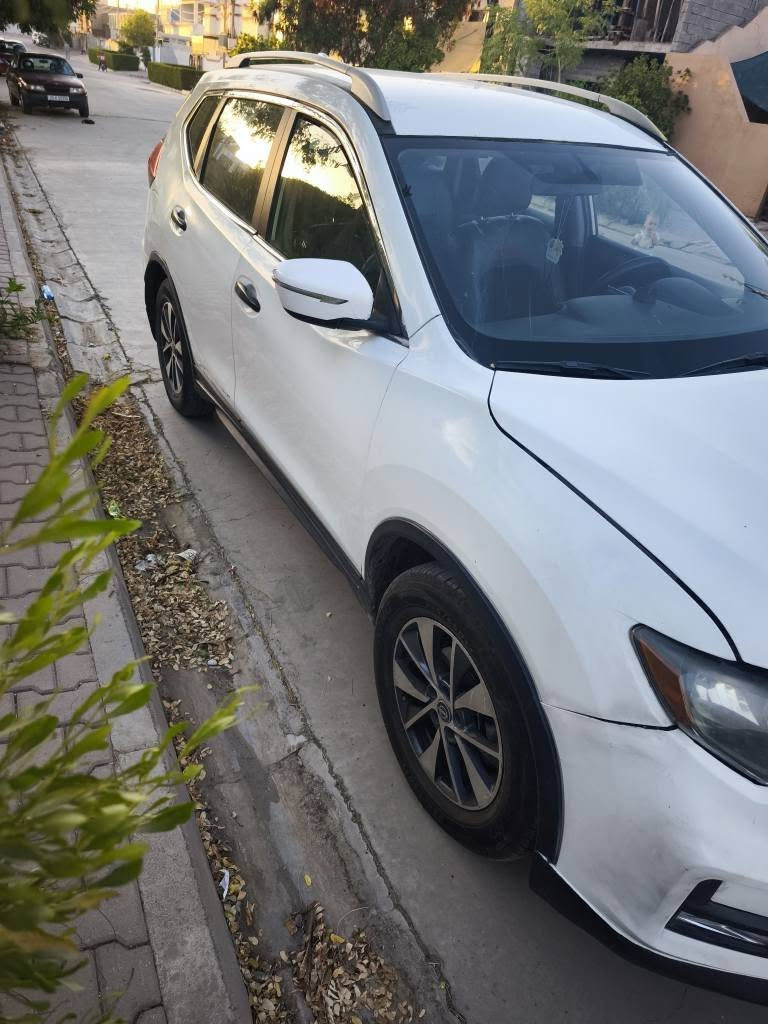 نيسان روج ٢٠١٨
رقم بغداد جديد بأسمي 
سنوية لحد ٢٠٣١
صبغ حزام 
اثر طخات متفرقة وليس دعم قوي
موقعها كركوك
سعرها مناسب،،  للاتصال
*********** الحويقة, كركوك
