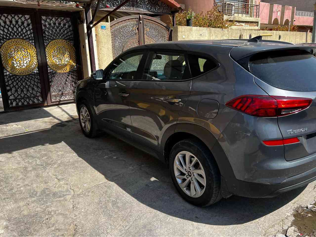 توسان موديل 2019 موصفات عادية 
شاشة 
كامرة  حساسات 
مانع نزلاق 
تحكمات ستيرن 
سايد بريك بصمة 
ربع نضمت قيادة 
الحادث جملغ وبنيد رايدهة 118 وبيهة مجال واي ستفسار نتصال علة هذة رقم *********** مكلف بل نشر بغداد, العراق
