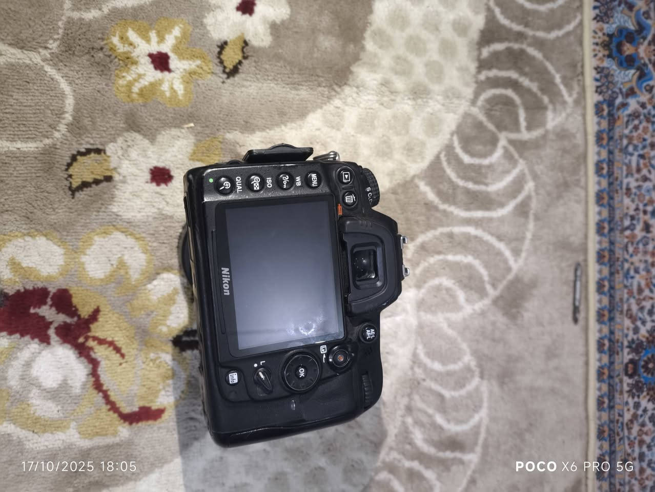 نيكون 7000D
بيهه عطل بصيط 
سعرهه 375
 مكاني سماوه 
وتساب ***********
