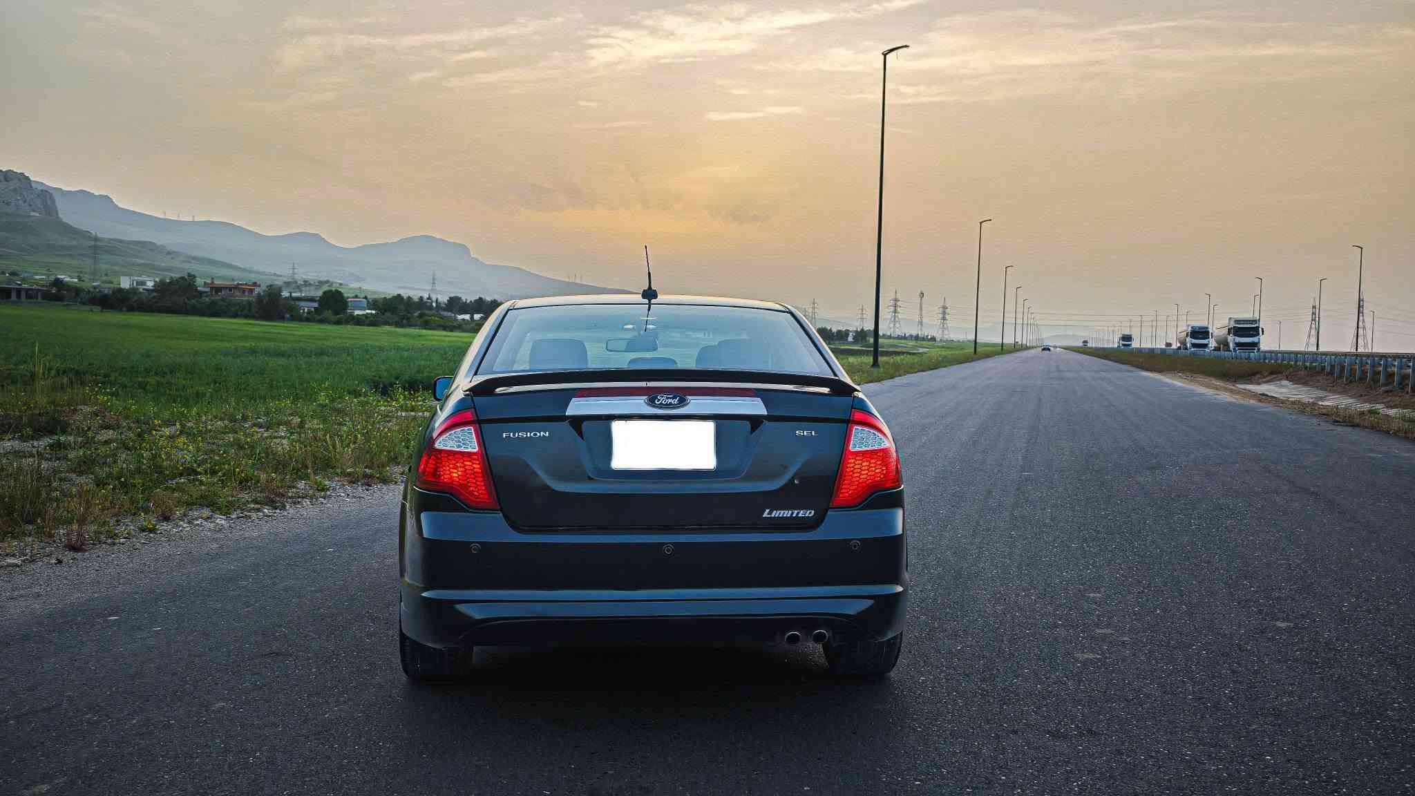 🚘 فورد فيوجن Ford Fusion 2012 SEL Limited 🇺🇸

🏁 الموديل: 2012 SEL Limited

🔧 المحرك: 2.5 لتر، بدون توربو — مرغوب واقتصادي

📍 اللوحة: سليمانية، سنوية جديدة

💯 المواصفات: فول فول فول 🔞

✨ المواصفات والتجهيزات:
1️⃣ 4 جامات كهرباء

2️⃣ صندوق كهرباء

3️⃣ سقف سلايد

4️⃣ مقاعد جلد كاملة

5️⃣ 12 سماعة

6️⃣ شاشة كبيرة أصلية

7️⃣ سماعات Sony

8️⃣ مونيتور ونظام سوفتوير أصلي

9️⃣ محدد سرعة

🔟 تلفونات، حساس گراج وحساسات ركن

1️⃣1️⃣ GPS ونظام خرائط

1️⃣2️⃣ تحكم حرارة وتبريد منفصل إلكتروني

1️⃣3️⃣ المقعدين الأماميين تدفئة كاملة

1️⃣4️⃣ إنارة داخلية 7 ألوان RGB

1️⃣5️⃣ مراية وسطية وجانبية ضد الفول

1️⃣6️⃣ جامات حساسة للمطر أوتوماتيك

1️⃣7️⃣ ويلكاب أسود سبورت + تايرات سبورت جديدة

1️⃣8️⃣ نظام Traction + گير قوي

1️⃣9️⃣ گير أوتوماتيك

2️⃣0️⃣ كرسي السائق والراكب الأمامي كهرباء + ستاير كاملة كهرباء

2️⃣1️⃣ كود باب

2️⃣2️⃣ رادار خلفي

2️⃣3️⃣ كاميرا خلفية

📝 ملاحظة:

فقط باب السكن الخلفي بيه صبغة قطعة وحدة، ومعاه قطعتين خفيف على الجوانب يم الباب، والباقي على حالته.

🔧 المكينة والگير على الشرط.

💵 السعر: 10,200$

💰 يعادل تقريباً 15,606,000 دينار عراقي

📌 بسعر السوق: 102 ورقه

🤝 أكو مجال بسيط للتفاوض للجادين.

☎️ للاستفسار والاتصالعل واتساب:

***********

