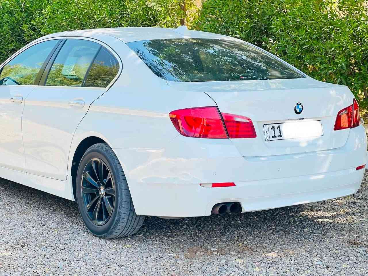* BMW 528i
* موديل 2014 (f10) 
* محرك 2.0 TwinPower Turbo
* وارد امريكي
* ماشية 145,000 كم
* فول مواصفات
* جلد + كشنات ميموري
* كاميرا خلفية
* حساسات أمامية وخلفية
* بابين جهة السايق الابواب مبدله و الجاملغ بدون صبغ تبديل مطابق نفس لون
* الدعاميات الأمامية والخلفية مصبوغة فقط بسبب أثر شخوط، مو حادث 
* صور السونار بالمنشور
* موقع السيارة بغداد / المنصور
* السعر ١٥٥ ورقة وبي مجال بسيط 
* الاتصال على الرقم ***********
