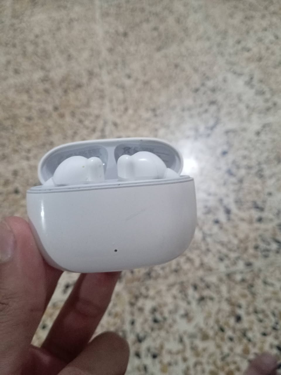 السلام عليكم عندي
ستاند HONOR يدور 360 درجه
سماعه HONOR CHOICE earbuds x7 lite مستعمله بس بعدها بل ضمان
ثنينهم ب 25 الف
*********** هاذا رقمي
