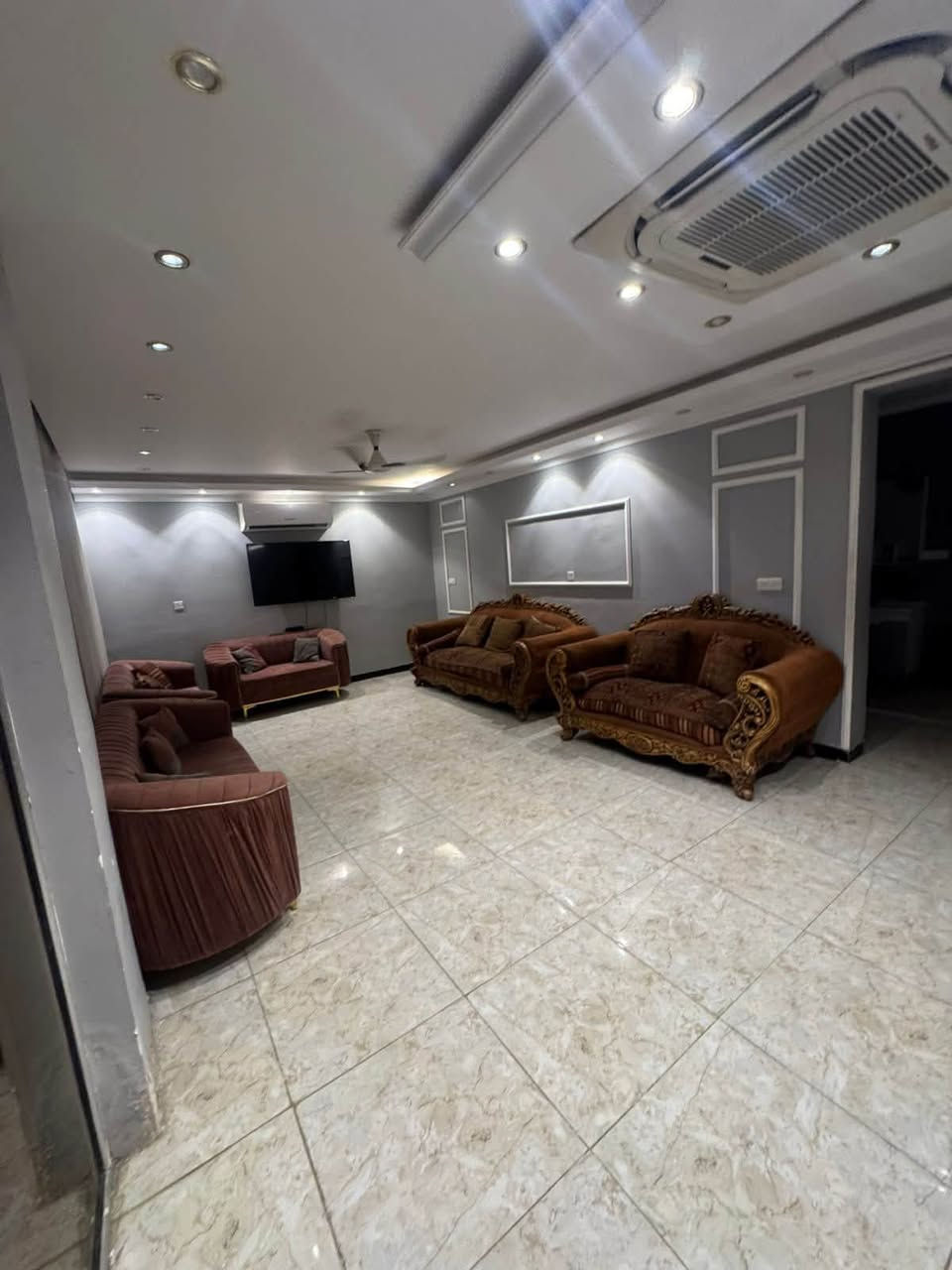 متوفر الخميس شفت مسائي
فلوريا🏝️🏕️
بغداد- ابو غريب
تبعد 10 دقايق عن العامريه
تبعد 5 دقايق عن الغزاليه

موثوقه بتطبيق اجرلي- Ajirly لتأجير المزارع السياحية
***********

***********
سارعوا بلحجزوات
اسعار مناسبه

نص مكتوب في الصور:
- مزرعه فلوريا *********** بغداد - ابو غريب موثوقه بتطبيق اجرلي
- مزرعه فلوريا *********** *********** بغداد- ابو غريب موثوقه بتطبيق اجرلي