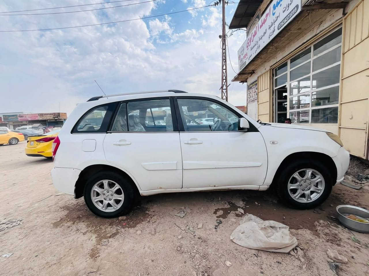 السلام عليكم ورحمة الله وبركاته
تيكو.. قادسية ..13 موديل...ابيض  . بيه طخه امامي 
بدون تبديل داخل نظيف مكينه وكير نعمه من الله عزوجل مكاني ديوانيه حي العروبة
***********
***********
