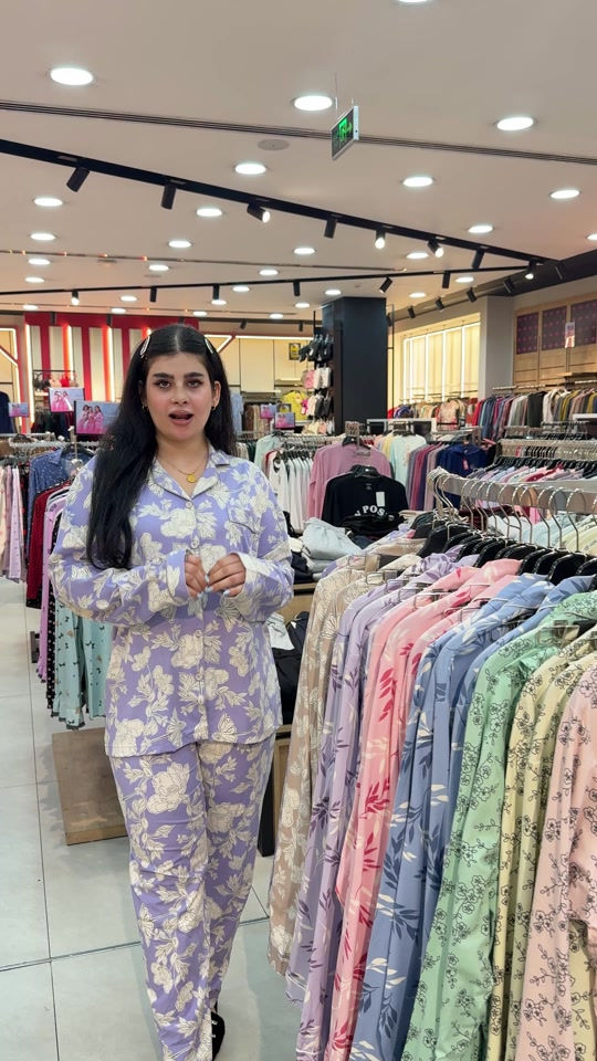 NEW COLLECTION 🍂 الموسم الجديد يبدأ من هنا 🤎 اكتشفوا مجموعة خريف وشتاء 2026/27 الآن في الكوخ للأزياء.  #الكوخ #كوخ_فرع_بغداد_الجديدة #الموضة #ستايل #الموسم_الشتائي
