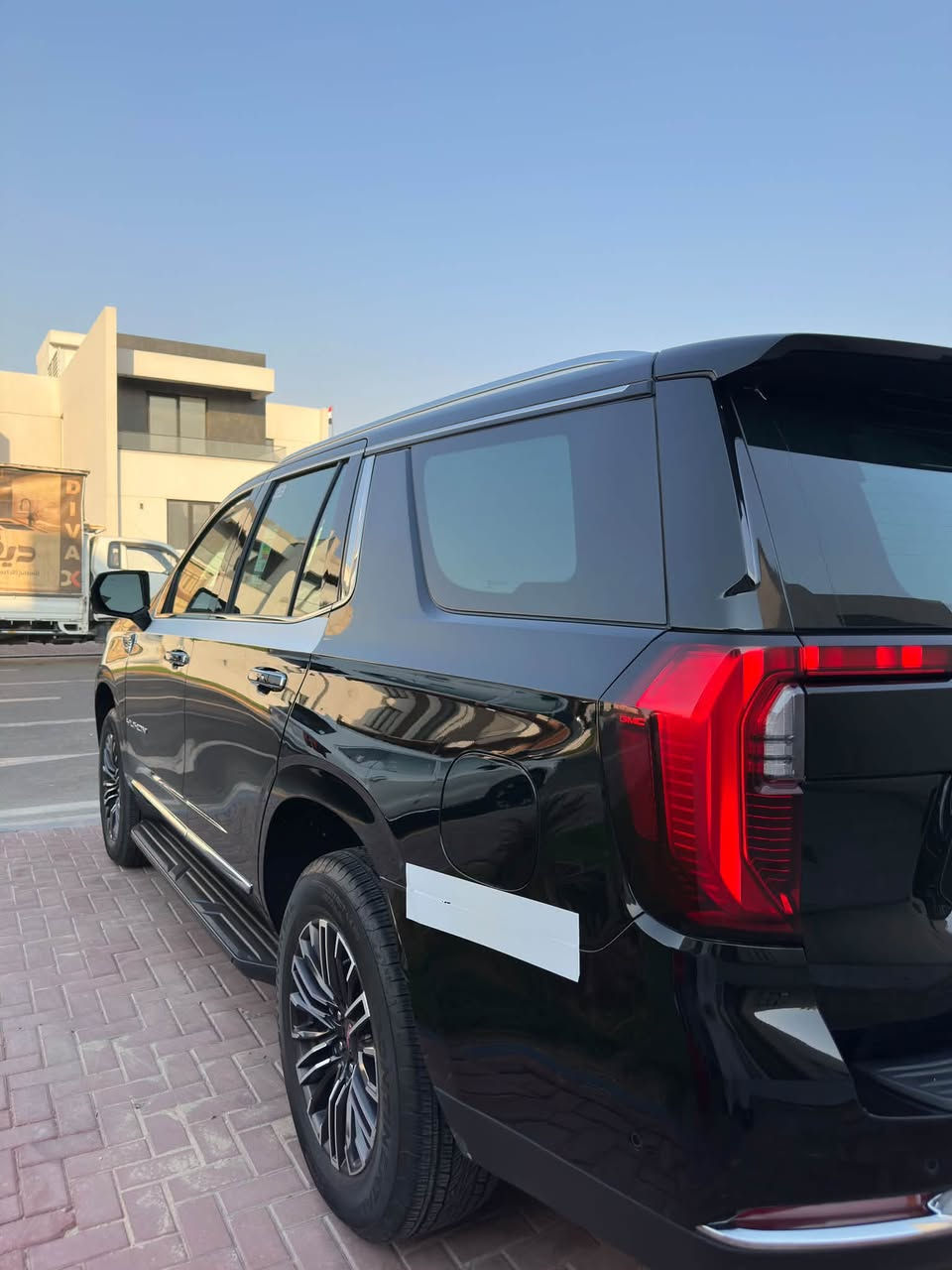 السلام عليكم…
للبيع ارخص واجدد
GMC ELEVATION 
موديل 2025 رقم بغداد ضمان شركة المنصور كفالة عامة من الصبغ والبارد والتبديل وكلشي والسيارة ماشية 
((24 الف كيلو))مواصفات السيارة: 
_كامرات 360 درجة
_محرك السيارة 8 سلندر 5.3
_رادار امامي ورادار خلفي
_داتا شو
_شاحن لا سلكي
_كشنات كهرباء
_صندوق كهرباء
_شاشة كبيرة
وبعد غيرها من المواصفات
السيارة ضمان شركة المنصور
مكان السيارة البصرة 
وسعرها 610 
للأستفسار ***********
