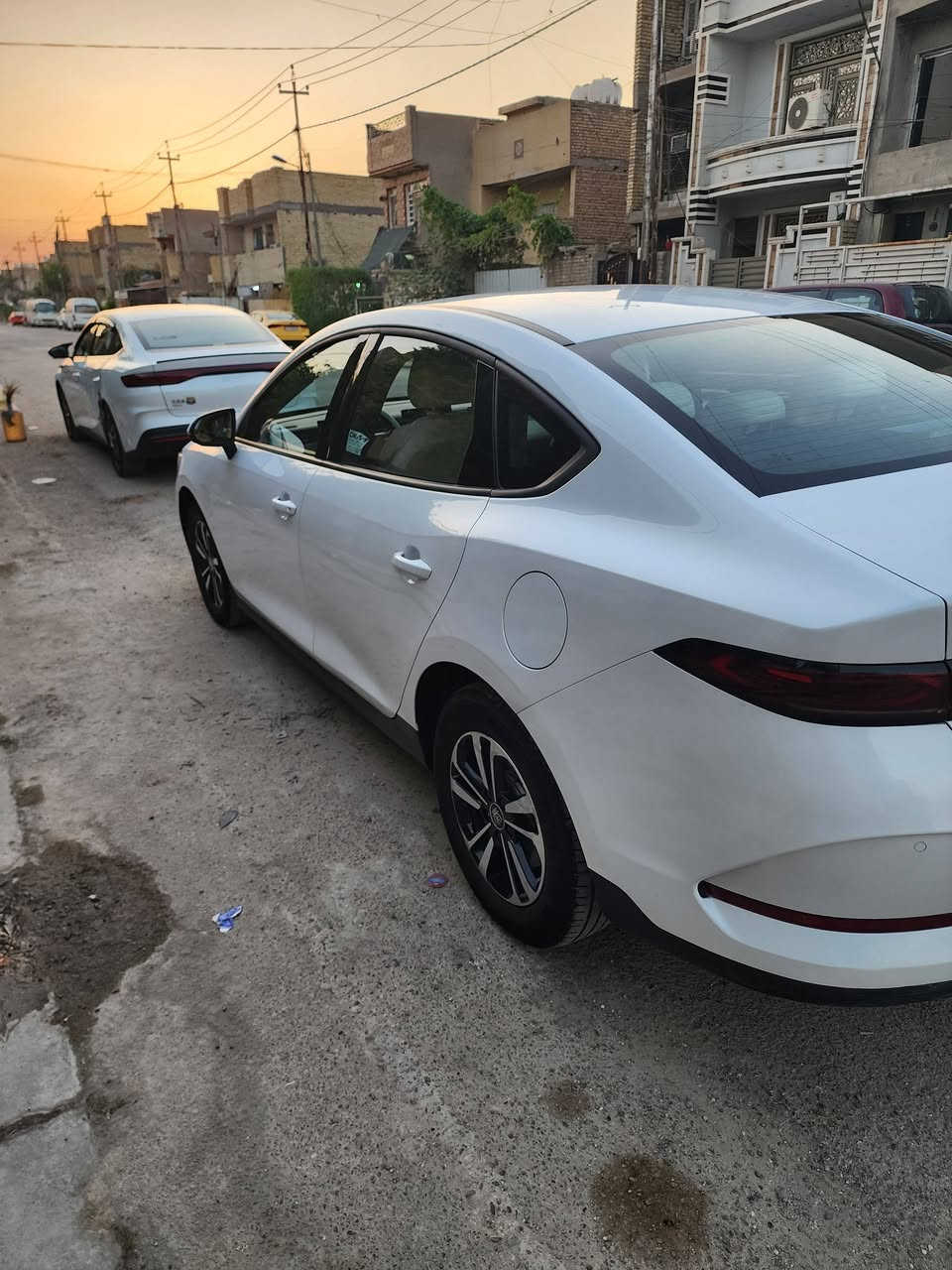 سلام عليكم عندي BYD كن ابلاص ماشيه 14 الكلي رقم بغداد بسمي داخل اكريمي ويل كب اصلي امنزل فديو توضيحي والصور كدامكم مكاني تقاطع الدرويش حي التراث السعر 18.900 بيه مجال حك جيه  رقمي  ***********
