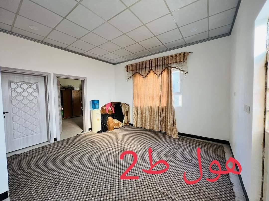بيت 160 متر طابق ونص 4 غرف نوم 4 في 5 هولين 5 في 5 مطبخ حار بارد استقبال 4 في 4 صحيات طابق الاول وصحيات طابق 2 البيت واجهه 10 ركن شارع 10 امتار ماء كهرب تبليط قريب علشارع كرت بلدية ..السعر 130مليون قابل للتفاوض للاستفسار مكتب الخيمة سايدين الصورة الحدباء والاتصال على الرقم التالي 
***********
