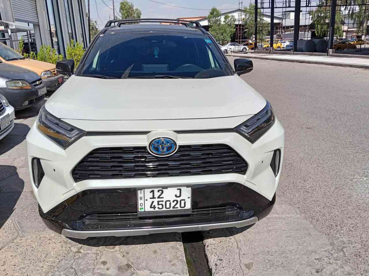 راف فور هايبرد SE • ٢٠٢٢ • معرض الالوان