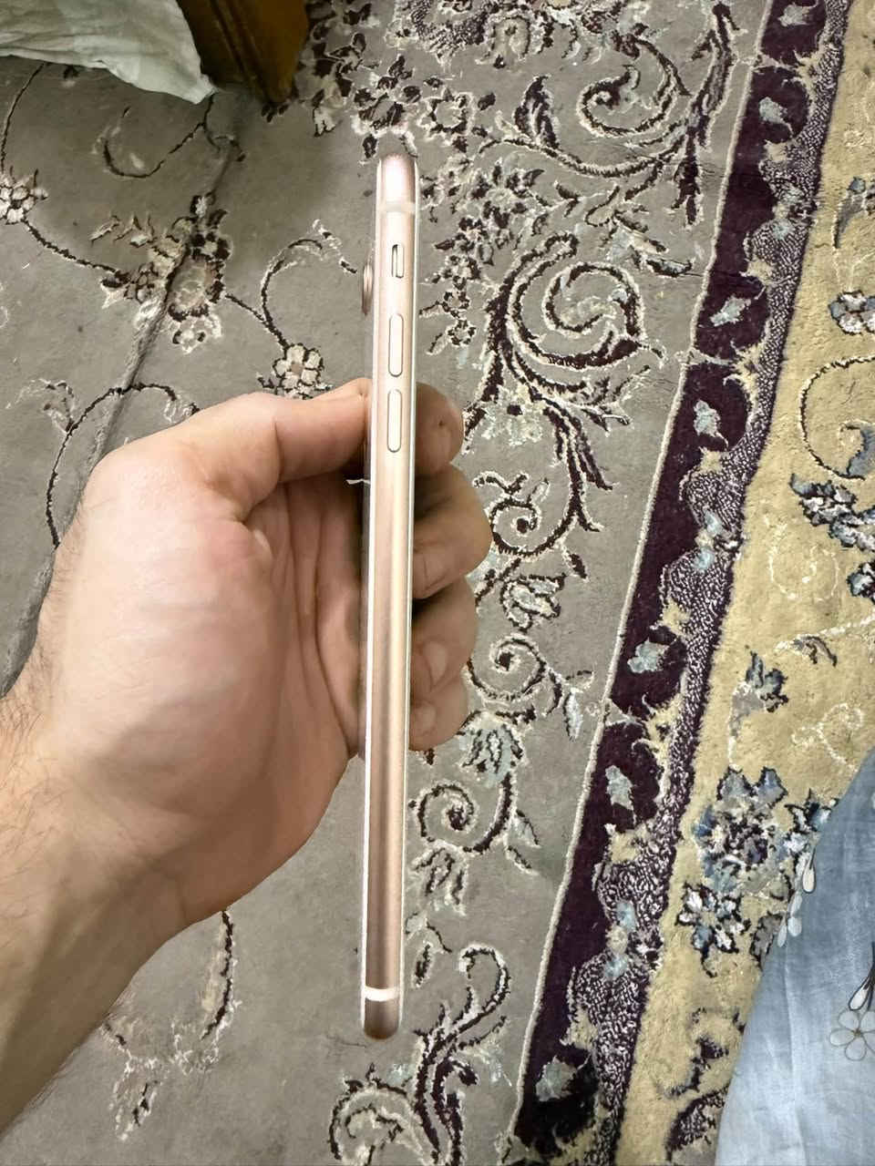 آيفون 8 بلاس • ٦٤ • قفل