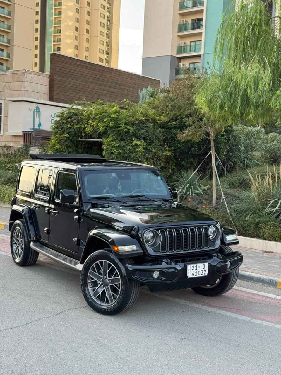 جيب رانجلر • أسود • ٢٣٠٠٠ ميل