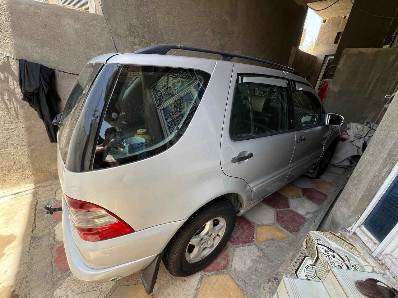 سلام عليكم حبايب مارسدس ML320 2001 للبيع

🛑 مكينه 3000vvti
🛑 تبريد شغال 
🛑 فتحه سلايد روف شغال
🛑 شاشه وكامره خلفيه
🛑 بصمه
🛑 لايت زنون عالي و ناصي  كشافات ثلجي هم 
 سياره بأسمي وجاهزه عائليه وترايها حلو وين مايعجبك شغل واطلع     مكانها الناصريه ***********

 🛑 السعر 85 وبيها مجال
