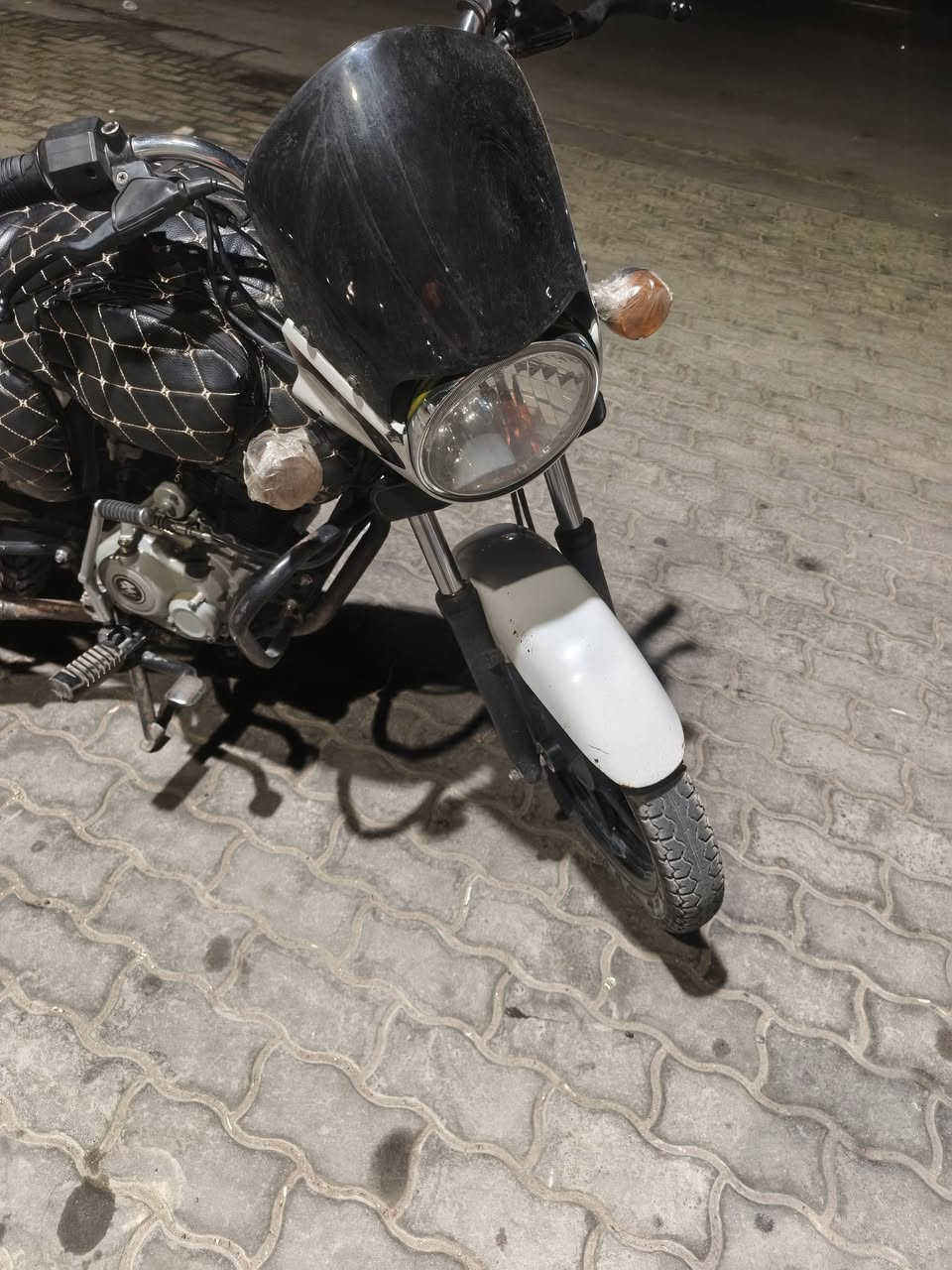 بوكسر كلاسك للبيع
مديل 21 غراضها كلها بلاد 
كهربائيات كلها شغاله
رقم وسنويه 
عنواني بصره الوايلس
***********
