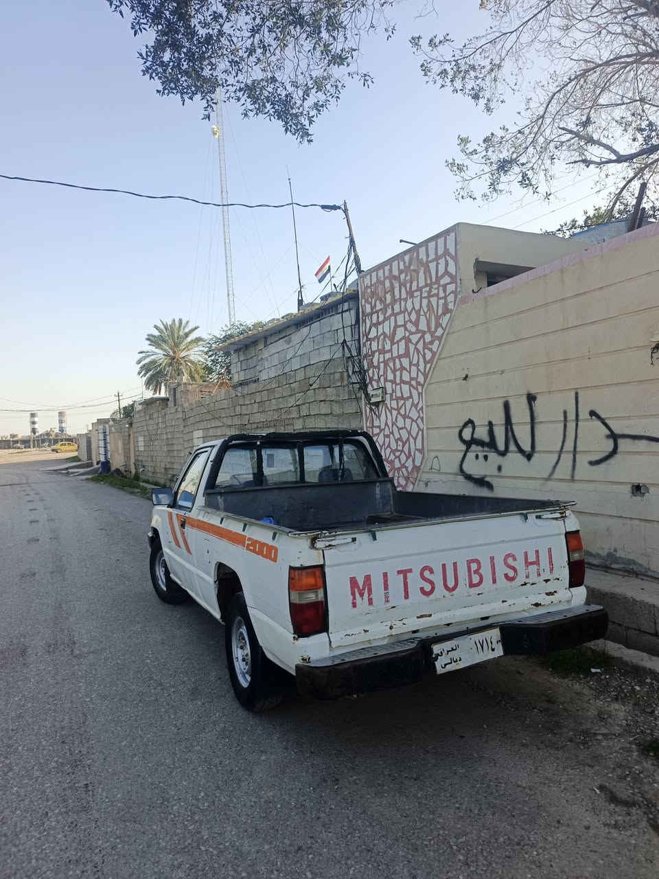 السلام عليكم بيكم مسبوشي للبيع موديل 1988 سياره ابلاديه مابيه صبغ محرك كير شرط بدون تنقيص او تبخير سياره جديدة صدر جديدة صار فتره من شاده تخم تاير جديدة   مكان السياره ديالى في قضاء جلولاء لل استفسار الأتصال على الرقم ***********
