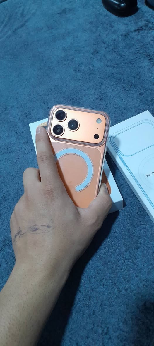 🔴 ايفون 17 برو ماكس للبيع 

🔴((نسخه الأمريكية نظام ios ))
 🔴الايفون باب ثاني اخو الأصلي كما موضح بلصور بطاريه 100 .🔴(( مع كفر هديه )) 
🔴 سعه التخزين 1 تيره 
🔴  شرط الفحص امام المندوب يوجد توصيل لجميع المحافظات 
🔴((السعر 185)) التواصل واتساب 🔴***********
