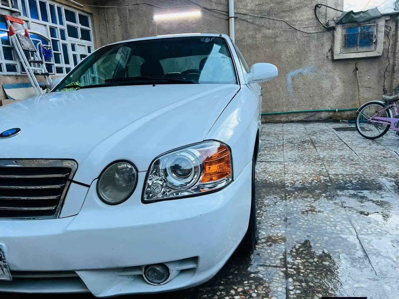 كيا اوبتيما 2005
لون ابيض 
ويل كب بلادي 
تبريد تدفئة شغال نقص بس غاز لان متروكة 
وارد أمريكي ضربه باب بصف السايق والباب الخلفي فقط 
مكفوله شاصي  ولغد  وكص كفاله 
سيارة عدي من ٢٠٠٦ لليوم ومتروكة من 2018 لليوم 
صبغ عام بسبب الجراد 
محرك 2000
رقم بغداد  صدامي
سياره كلش حلوه يرادلها تعديل شغلات بسيطة 
عارضه ٥٥  ورقه وبيه مجال ***********
بغداد البلديات
