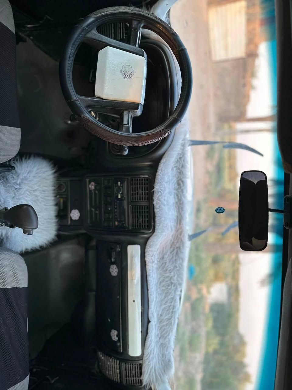 فولكة للبيع مكينه وكير ونجي رقم بغداد
بأسمي تبريد راس الثور اكسن سيدان السعر 40 وبيها مجال

***********
