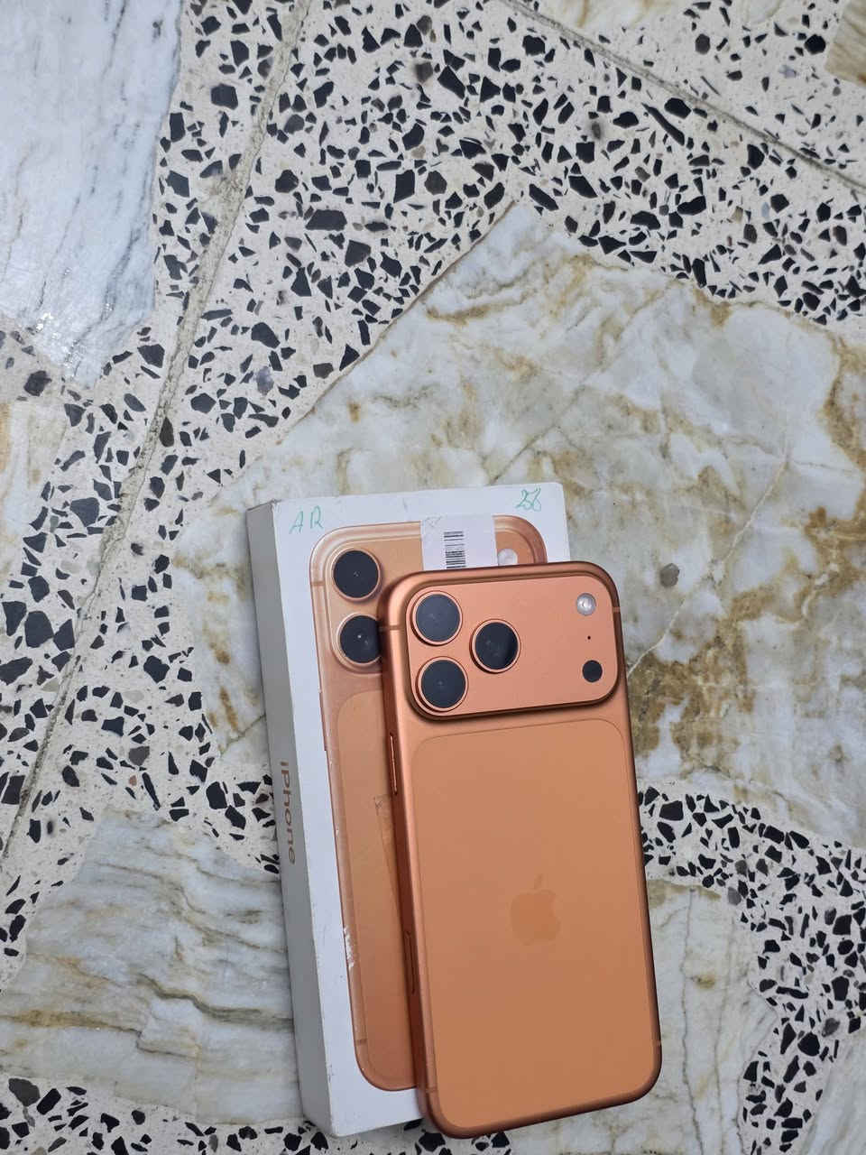 آيفون ١٧ برو ماكس • ٢٥٦ • بطارية ١٠٠