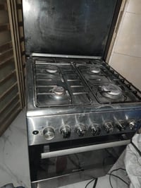 للبيع طباخ أربع عيون كلشي مابي شوفت عينك وكاونتر تفصال طابقين ملاحضه ب...