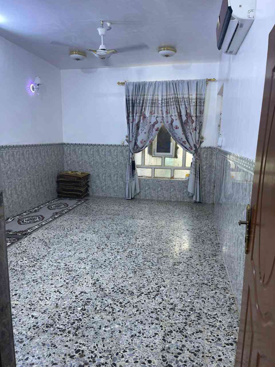بيت مساحة 120 طابو زراعي للبيع في البراكية قرب مدرسة انوار السجاد عليه السلام 
السعر 37 وبي مجال 
للاتصال 
***********
ابو زينب للعقار
