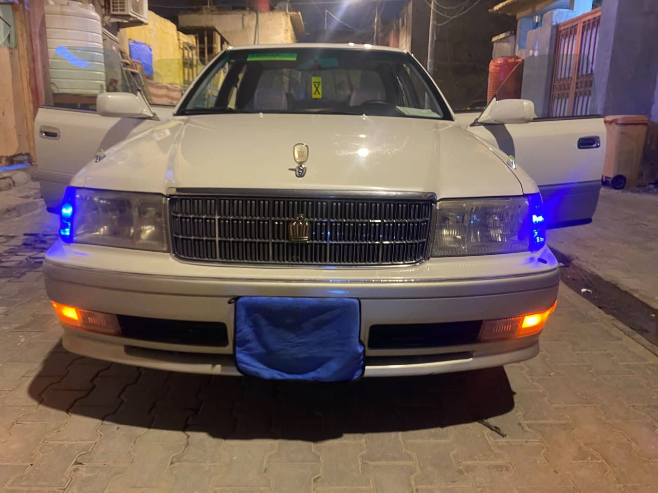 سلام عليكم سياره راس الثور موديل 97 كفاله رقم بصره من الكصه والضربه ونقل سياره بسمي تحويل ثاني يوم  مال بيت ما متعبوه سياره مكينه 2ونص قتصاديه مكينه وكير كفاله من اليابان من العراق 
تخم تاير فول 
حدايد فول 
تبريد🥶❄️ ثلج
دواخله مفوله 
السعر 123بيه مجال حك الجيه 
العنوان البصره الكزيزة 
***********.ثنين بينه وساب
***********.
