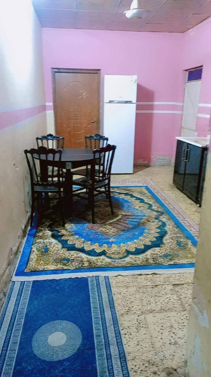 السلام عليكم مشتمل للبيع المساحة 100م بغداد الحسينية منطقة الخدمات شارع 20مقابل مصور دار الأعراس ***********
