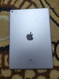 آيباد الجيل التاسع • ٦٤ جيجا • ضمان ٣ ايام