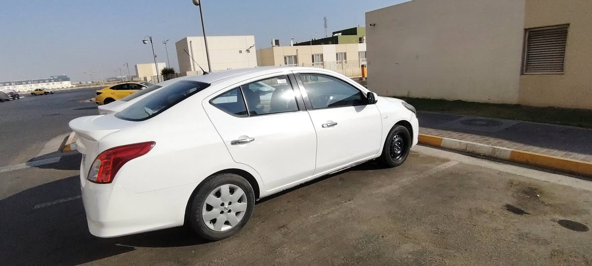 🚗🔥 للبيع نيسان صني موديل 2021 🔥🚗
✅ موديل 2021
✅ عداد المسافة: 153,000 كم
✅ تبديل بابين جهة السائق
✅ الأبواب المبدلة نفس لون السيارة
✅ الجاملغ الأمامي تصليح بارد
✅ صبغ جزء بسيط من الجاملغ الخلفي
✅ السيارة جاهزة للاستخدام
✅ الفحص متاح للجادين
💰 السعر 11000$ 
📍 الموقع: بغداد
📞 للاستفسار: ***********
