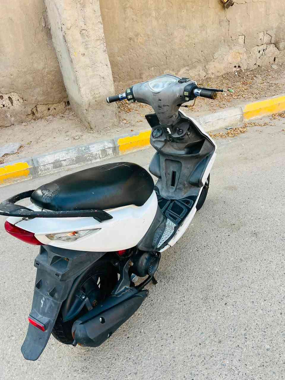 دراجه ماكس مضلع للبيع مكينه ما مفتوحه كهربائيات كلها شغاله سلف هندر لايت عالي ناصي مكينه ناعمه
مكان ناصريه مركز السعر 300وبيها مجال 
***********
