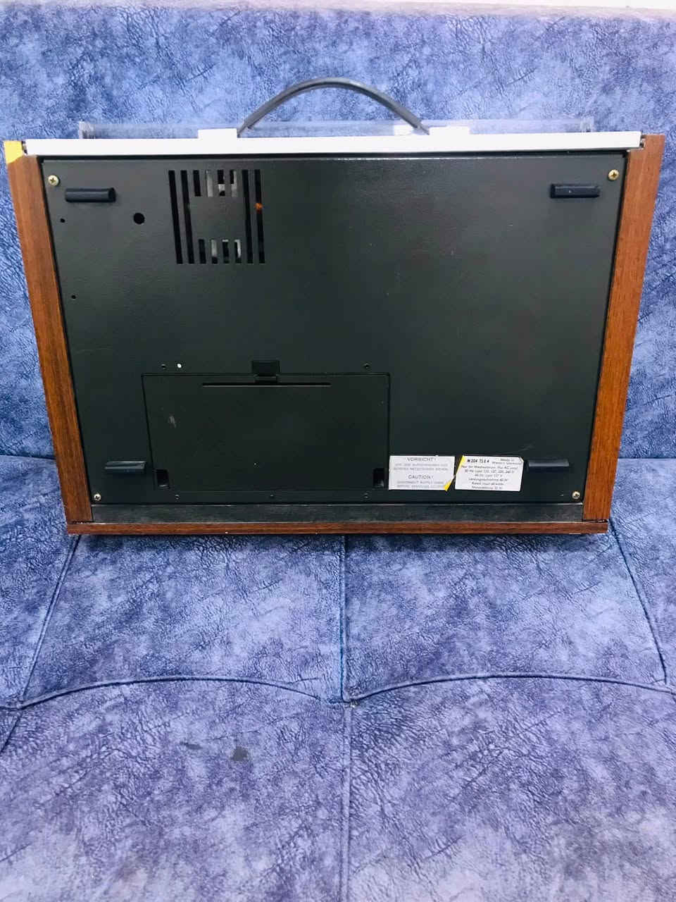 للبيع 🎼
من شركة تلفونكن المانيا 
MODEL-TELEFUNKEN-204 TS
🇩🇪 1968 Germany صناعة المانيا 
الجهاز نظافة 95 % 
الجهاز ناطق 🔊🔊  
7- INCH
4-TRACK STEREO
للاستفسار اكثر مراسلة الصفحة 
وات ساب *********** اتصال ☎️
