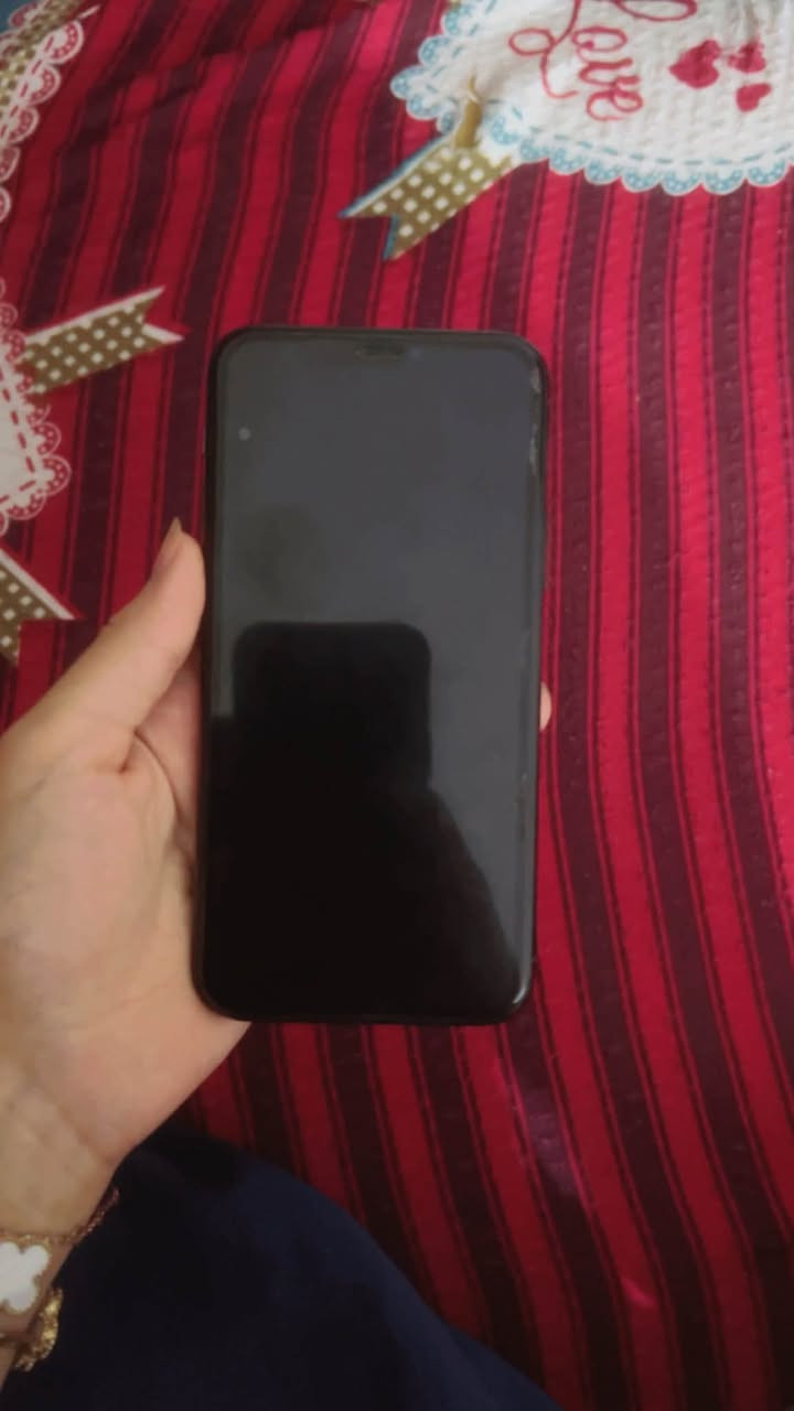 ايفون pro 11
شرق اوسط نموذج M
ذاكرة 256GB بطارية 74 

جهاز مال بنيه استعمال شخصي 

مكان جهاز :بغداد السعر(375)

هاتف :***********

(ملاحظة لزكة جهاز مكسورة وليس شاشه )
