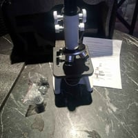 مجهر ضوئي بيولوجي Compound Microscope بحالة ممتازة ✨ 🔹 مناسب للطلاب وا...