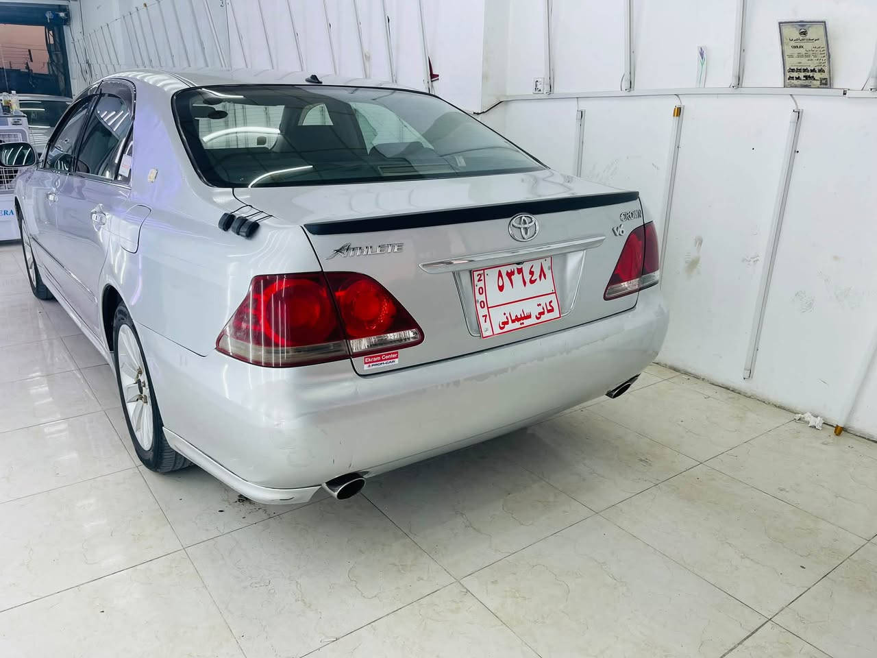 سڵاو لەهەموولایەک
شاهینە بڕاوە 2007ی گەورە بە
بچوک 
بئ کۆدە
ئاوێنە ئیشارەت
لایت ناوچەی کوێر 
بەسمە رەساسی 
سەیارەکە کامل مەسروف کراوە رۆنی گۆراوە بئ تەقەو رەقەیە
سەقف و کەڤەر و حیزام بەشەرت
سیعری 46گەلا و یەک تۆز مەجالە
***********
