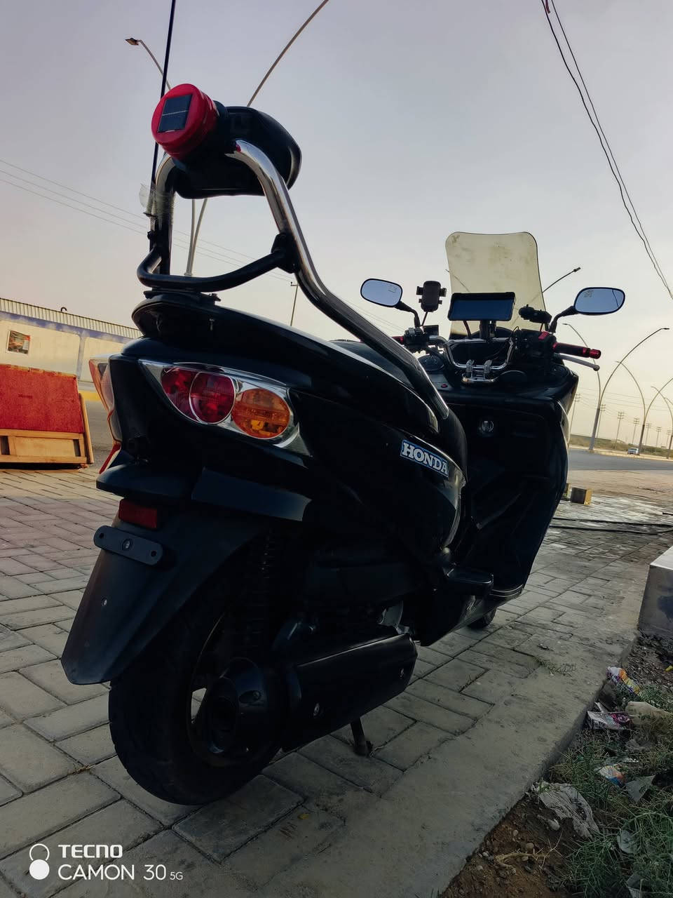 السلام عليكم ورحمة الله وبركاته
Honda Forza 010 - 250 CC

كفالة _كير _ محرك بوضع شركه  

كير 7 نمر - اوتوماتيك - Sport _ حساسات _ هواي مواصفات بيه 

الدراجة كاملة و مثل ما موضحة بل صور نقصها فقط الجاملغ الامامي 
💯مزوده تزويد فول 
شاشة بمقاس 10 انج اوربيا كاربلي تدعم جميع التطبيقات 
نظام كامرات امامي خلفي 
سبايدر سلستيل العالي ابو التجوى
فدراليات اماميه 
بلوجكتر ابو الخوذه عالي ناصي 
مخرج شاحنه ثنائي + جداحه
ستاند موبايل عدد 2 
فتال خلفي 

السعر ١٥ ورقه وبيها مجال بسيط

رقم الهاتف: ***********
           : ***********

العنوان : الانبار _الرمادي _السبعة كيلو

نص مكتوب في الصور:
- TECNO CAMON 30 5G