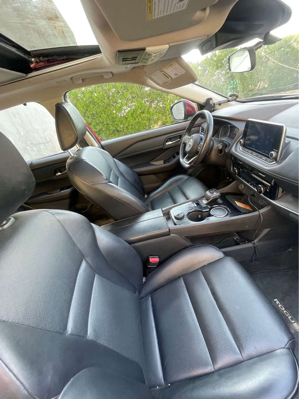 نيسان روگ  فول فول مواسه فات 67 هه زار رؤيشتييه پيشوو پشت كه پس ٣ ،٤ پارچه ى هه يه به لام سوبوغ عام كاراوه ته وه سه نه وى و هه زه ى تازه نويى كراوه ته وه             ژ.م *********** 

عربي

سيارة نيسان روغ للبيع، مستعملة، قطعت مسافة 67 ألف كيلومتر. للتواصل مباشرة مع البائع، يرجى الاتصال على الرقم التالي: *********** أربيل, العراق

نص مكتوب في الصور:
- ش.م ***********