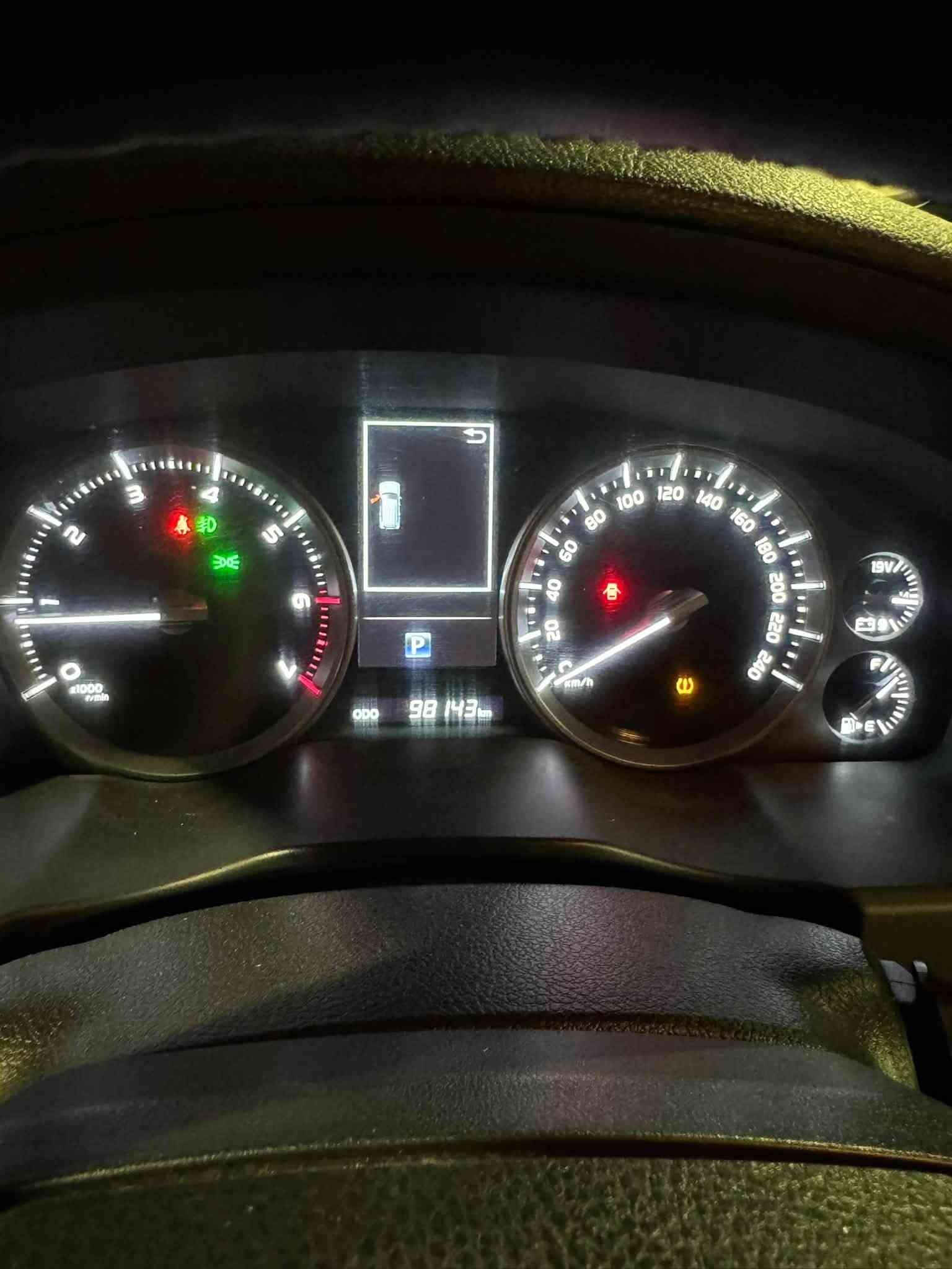 الاند كروز 2021 خليجي فطيم اصل

كفاله عامه مغلفه PPF امريكي ابو ضمان 

كير ومكينه كفاله       4.600.   V8 

بيها رصعه صغيره بل باب مسحوبه مقدار اصبع اباهام فقط 

ماشيه 98 km حقيقي 

سياره ع وضع شركه كلش جديده 

تجي تفحص وتتاكد من صحه الكلام 

سعر 520. بيها مجال 
مكانها الرمادي 
***********
