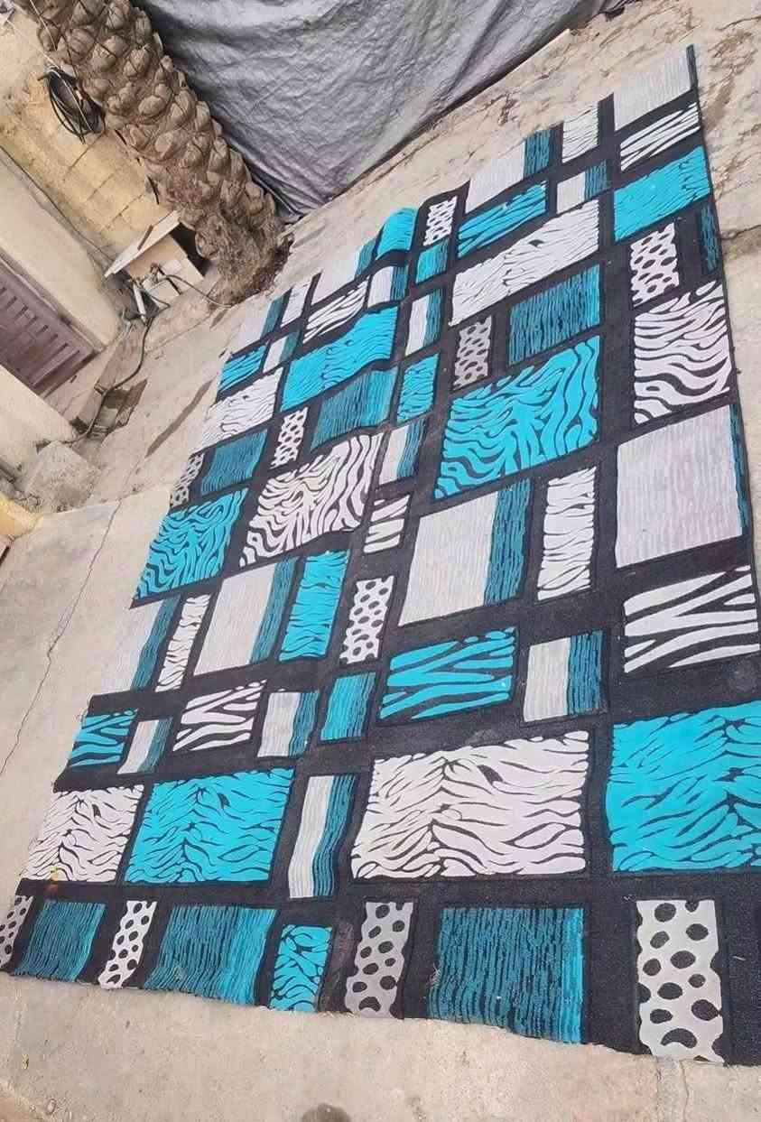 كمبار كلش نظيف بس غسل يرادلة
القياس مترين و٨٠ سم في ٤ متر و١٥ سم 
للبيع كلش جديد وسعرة ٢٥

