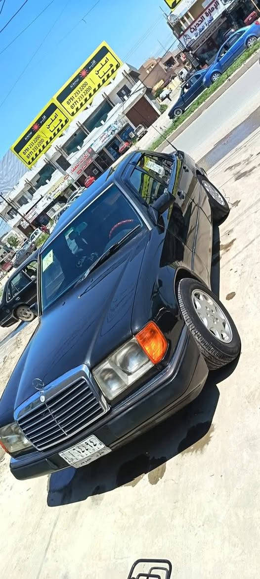 مارسيدس دب اصل 1990مسجله موديل 1997سنويه جديده لي سنه 2031 رقم انكليزي جديد تبريد فتحه سقف   اربع جام كهرب مكيينه وكير بلاد ما محور. باسمي السنويه تحويل مباشر سياره كلش حوه ونضيفه المكان موصل جانب الايسر رقم الهاتف *********** السعر 62وبيها مجال حك جيا
