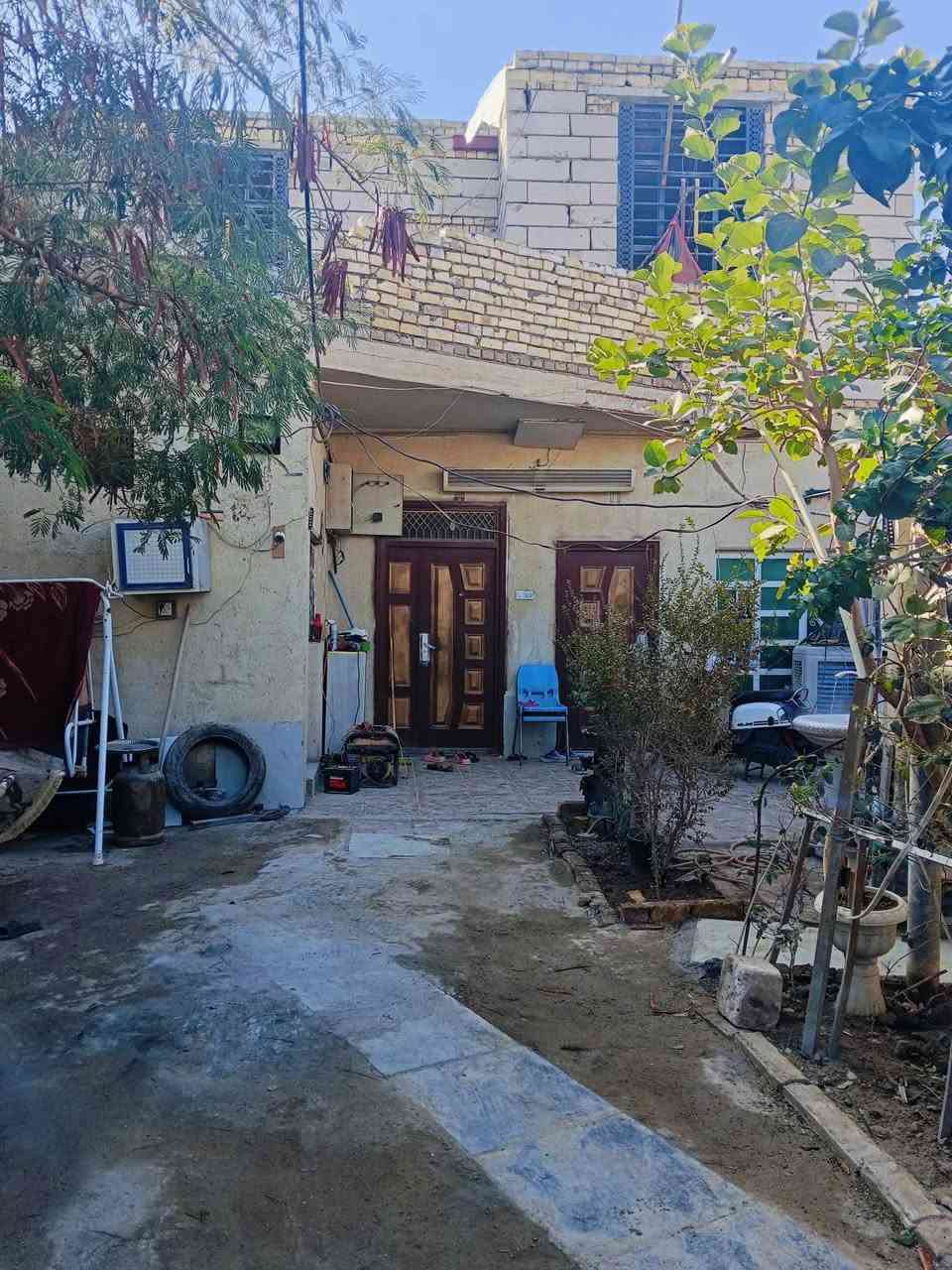 بيت زراعي لبيع مكان
📌زديناويه خلف مركز شرطة قرب جامع الحكيم مساحه 180 واقع حال مبني 160 

طابقين خمس غرف 2جوه  و3فوك

 

بس طابق ثاني هيكل  بعده ماكامل 

كهرباء ثري فيرز 3خطوط 

 مجاري ثقيله للبيت كله 

 بيه وصل تطويب   وصل مجاري وكهرباء

   سعر 75وبيه مجال لشرايي

ملاحظه / شارع محفور راح يتبلط هل ايام 

الاتصال/***********
