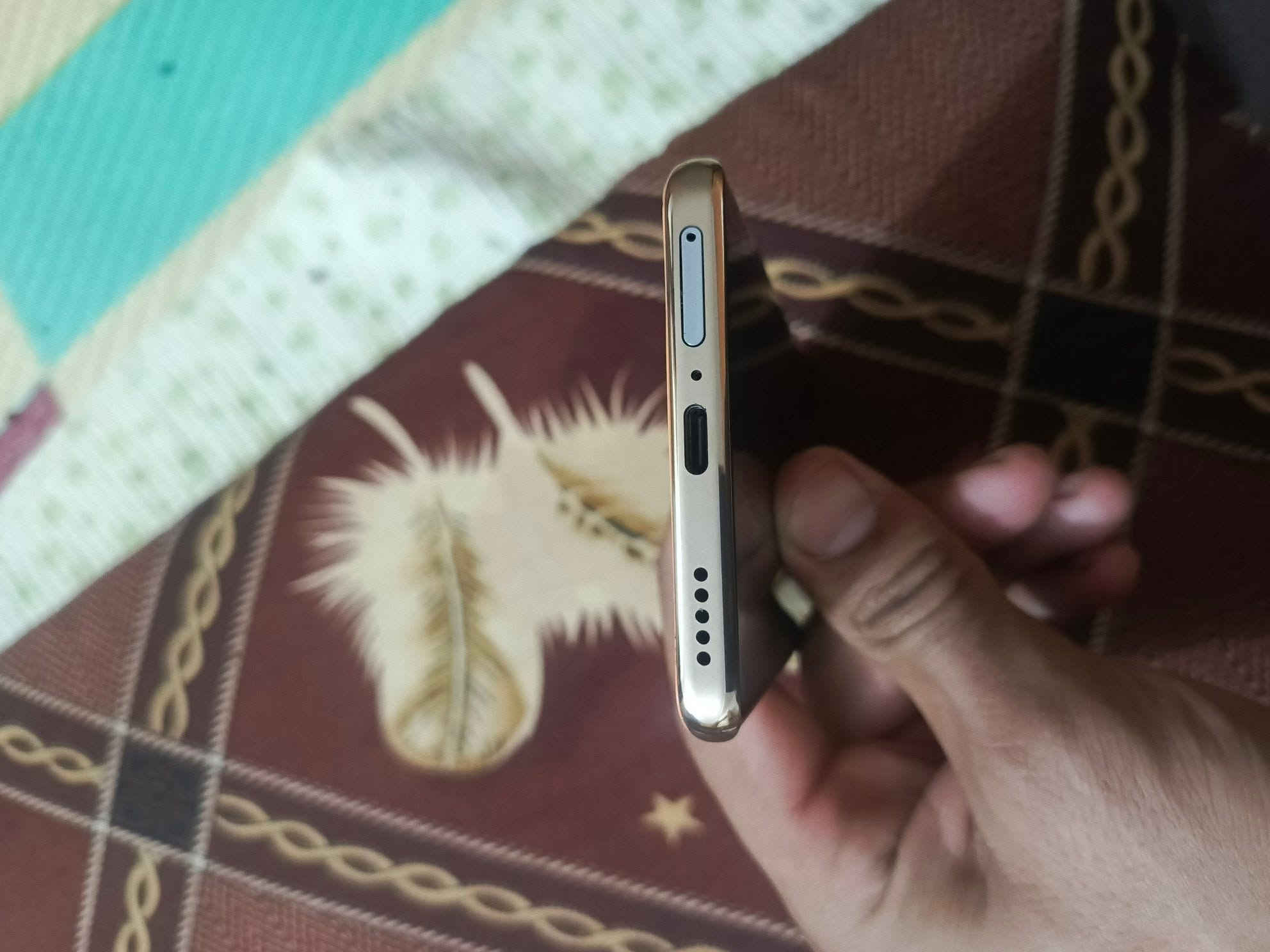 هونر X9b • ١٢ رام ٢٥٦ جيجا • سماعات معطلة