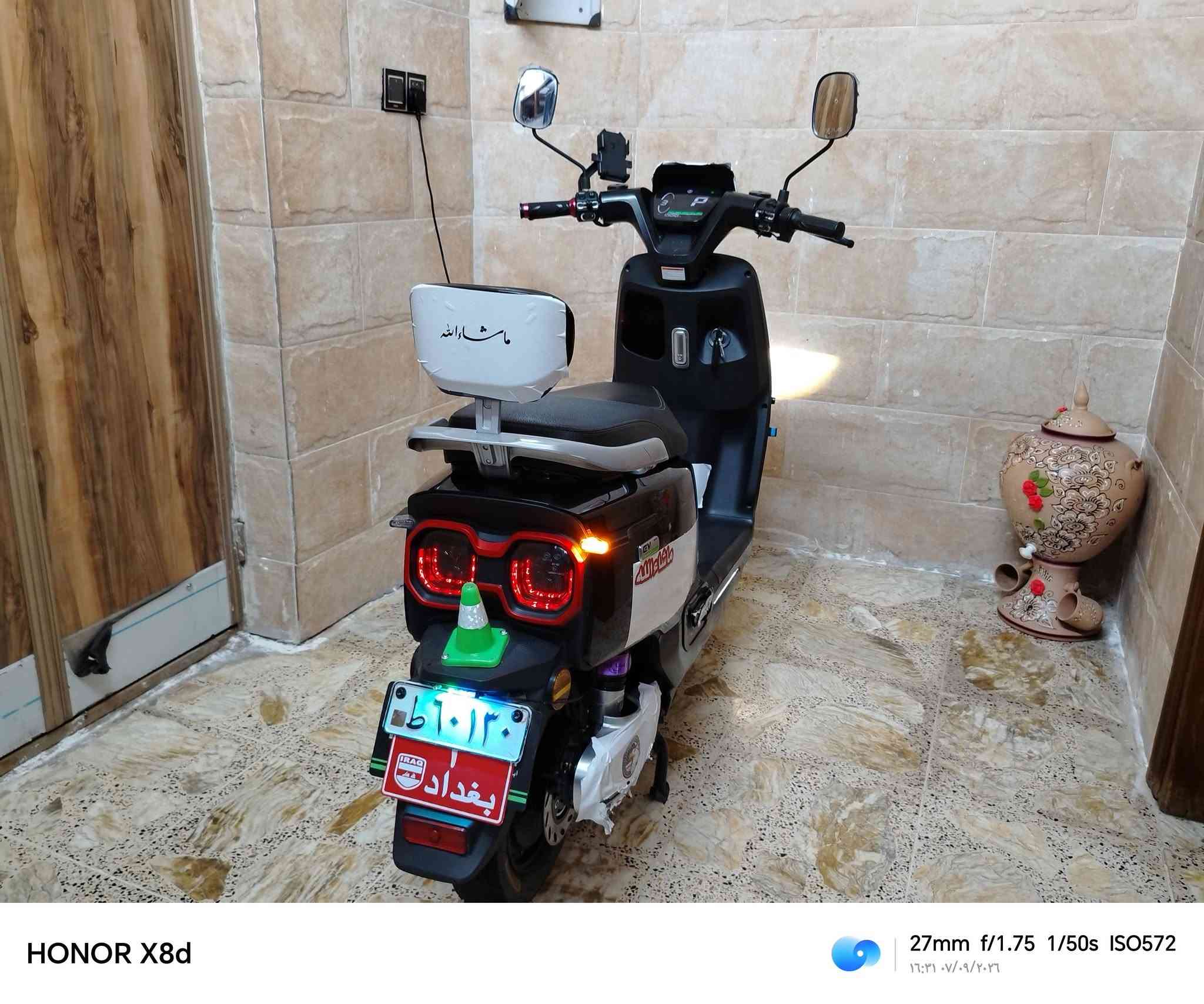 سلام عليكم دراجه شحن ام عيون للبيع الدراجه جديد حيل وصارلي قريب من اشتريته الدراجه فول لايت عالي ناصي نشره لوره  دبل اشاره يسره يمنه سرعته 64 ابريكات شغال امامي وخلفي الدراجه متعوب عليها مجمبزه المكان الحريه شارع 30 قرب صيدلية التعاون والسعر 800الف والاستفسار من هاذا الرقم ***********
