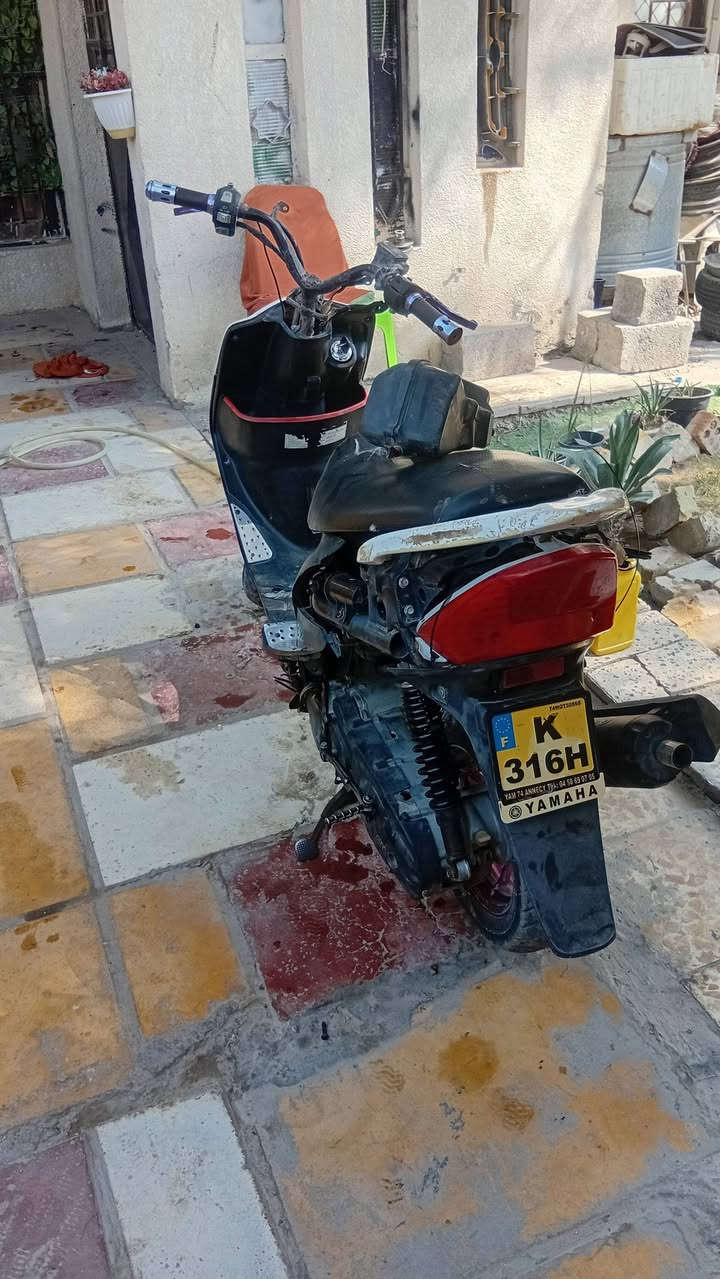 السلام عليكم شباب دراجه للبيع شغاله ماكس عدلي نقصها بس حرموطه مال هندر دراجه نقره دراجه 350 سعر وبيها مجال شيء بسيط وهذا رقمي*********** اوبي واتساب
