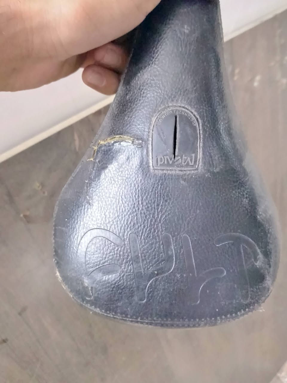سلام عليكم  غراض bmx للبيع الغراض اصليه وقويه ونادره القطع كله اصلي والغالي للتواصل ***********
