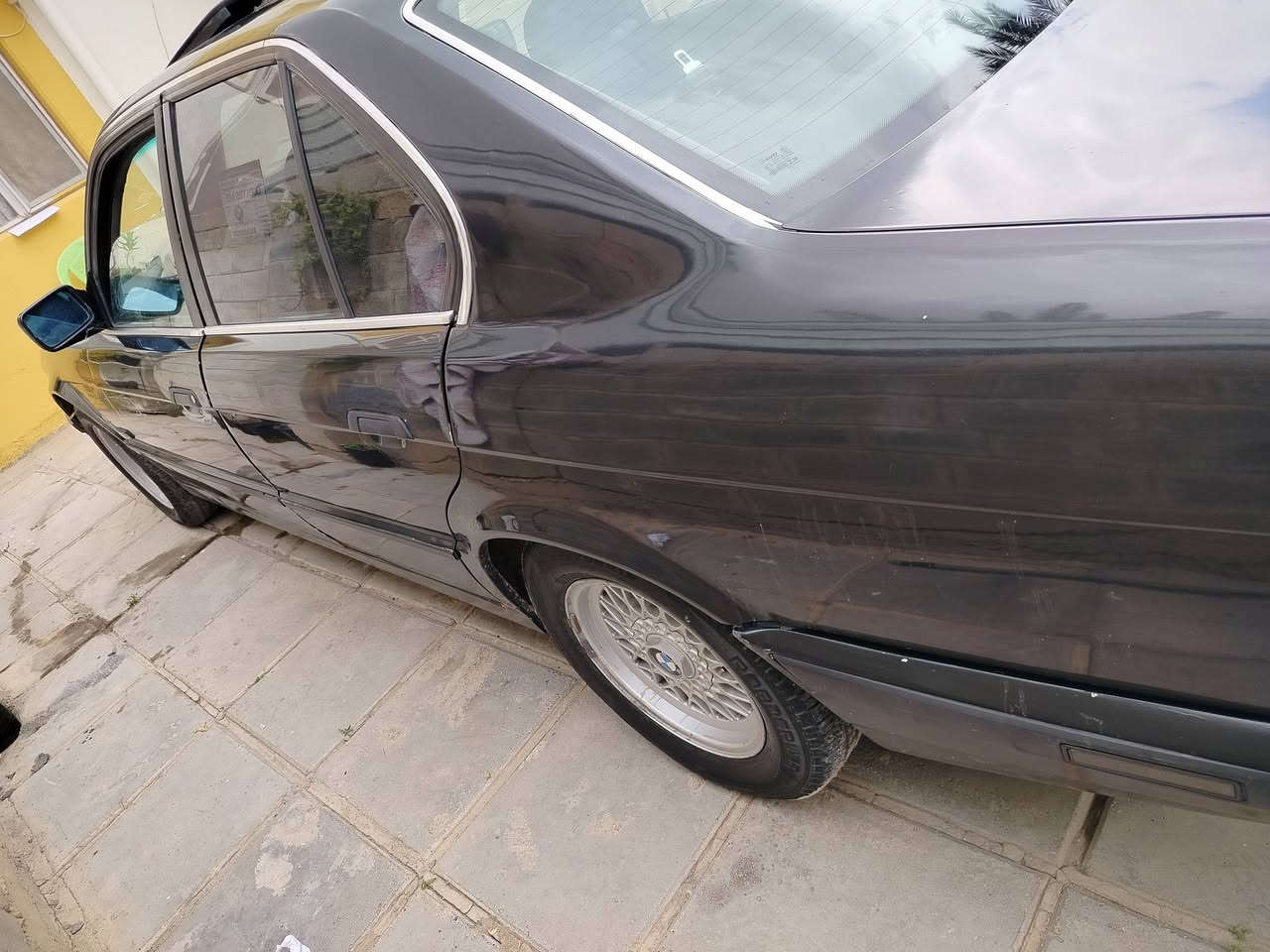 السلام عليكم و رحمة الله وبركاتة
BMW 525i,,1992
 مصبوغه عام بدون ضرر بدون خياس بأسمي مداور ثاني يوم  
مواصفات السيارة 
فتحه شغاله 
اربع جام كهرباء 
سنترلك ريمونت 
كشنات جلد 
تبريد تدفئة شغال
محرك كير صدر تايرات كاردن كهربائيات  كلة كفاله السيارة بدون نقص شرط تشغل وتطلع وين ميعجبك 
السعر$$$$ 55 $$$$ وبيه مجال قليل 
للاتصال ***********. بي واتساب 
    ***********.  مكاني الانبار.    القائم @
