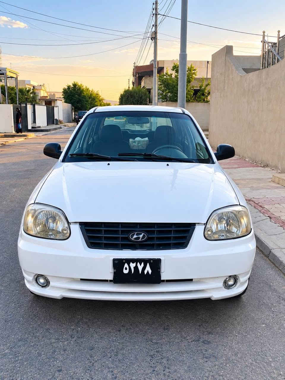 هۆندای ئەكسێنت ٢٠٠٥ 
ساغ ساغە
لۆك 
تەبریت بەشەرتی بەستن لەسەر سویچ
كامل مەسروفكراوە 
بەنزین زۆر زۆر كەمدەخوات
ماڵی فەقیرە
كارەبای گشتی بەشەرت
دەعم و لێدراو وەرگەڕان بەشەرت 
گێڕ و مەكینە بەشەرت
هەرزانەو لەسحردایە
*********** بشدار, السليمانية
